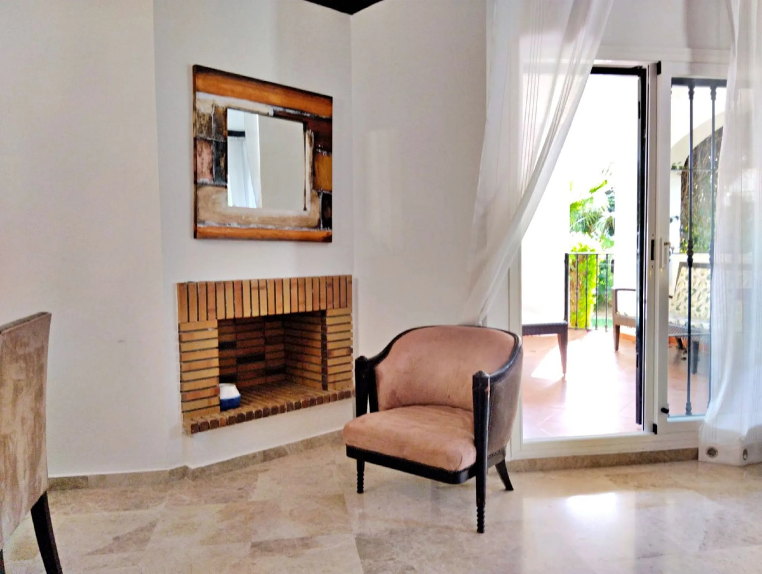 Stunning Ground Floor Apartment in Los Naranjos de Marbella