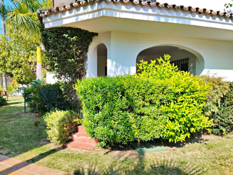 Stunning Ground Floor Apartment in Los Naranjos de Marbella