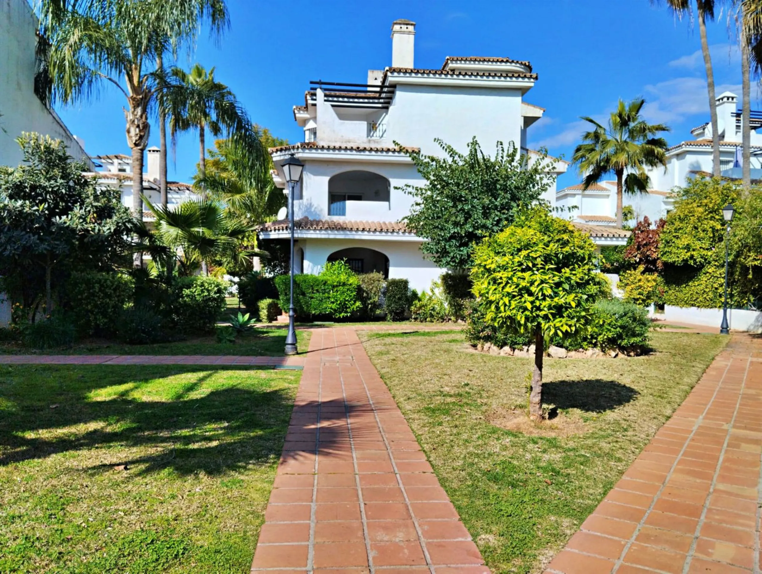 Stunning Ground Floor Apartment in Los Naranjos de Marbella