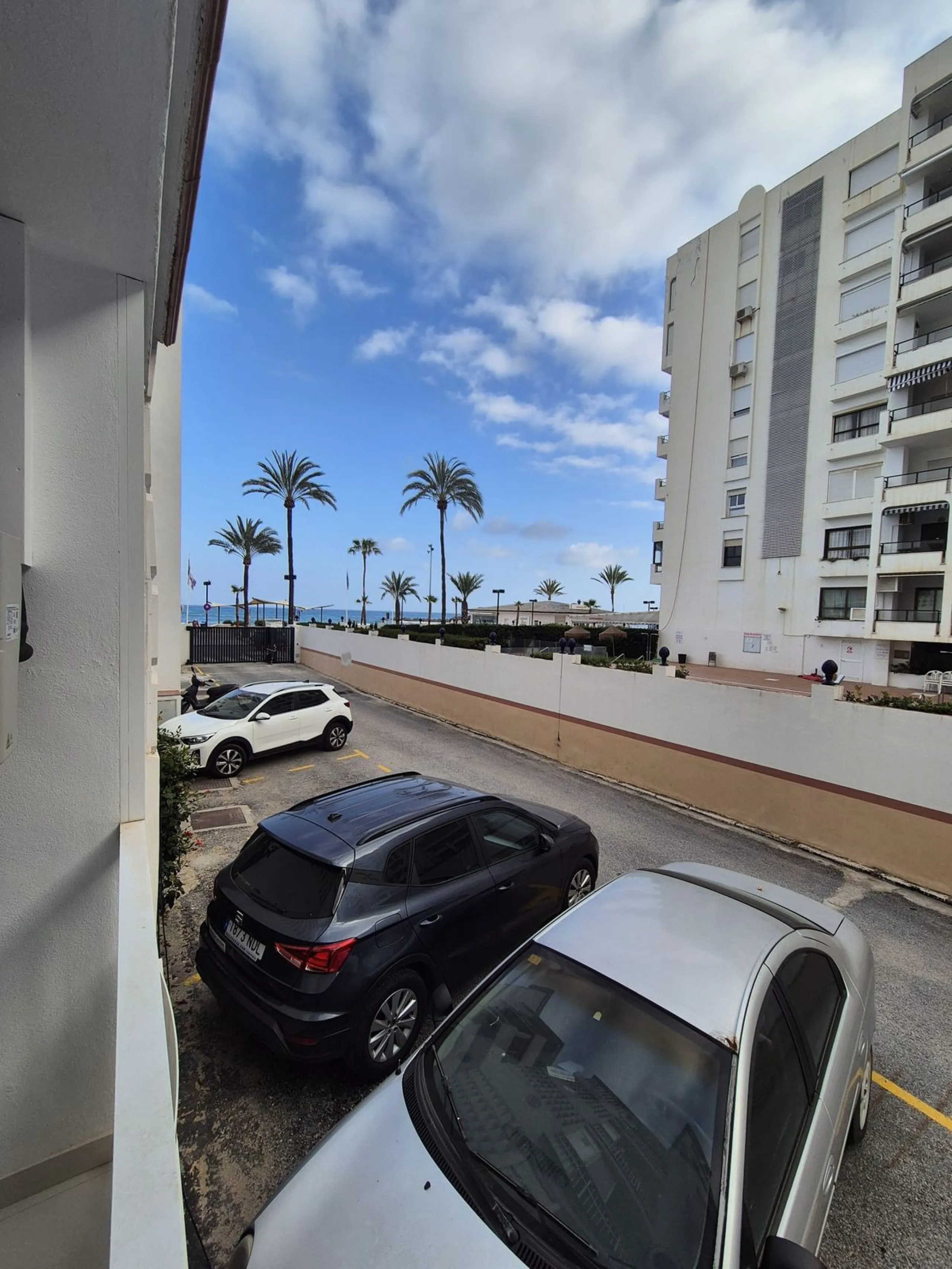 **Apartment for Sale in Los Boliches - Your New Home by the Sea!**