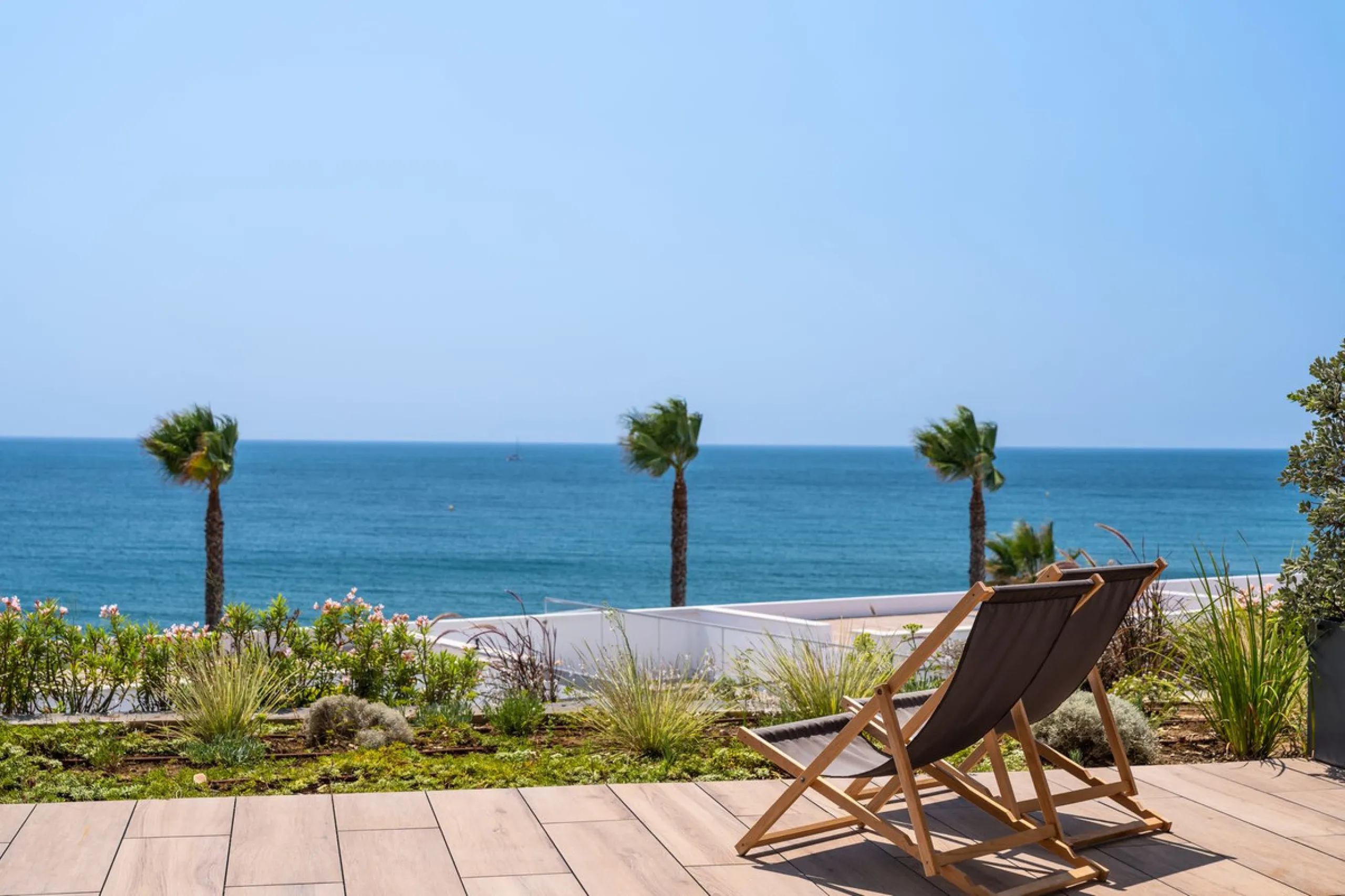 The Edge is an iconic, award-winning beachfront development, distinguished with First Prize for Best Architecture Multiple Property at the prestigious European Property Awards. This landmark project sets a new standard for contemporary coastal living, com