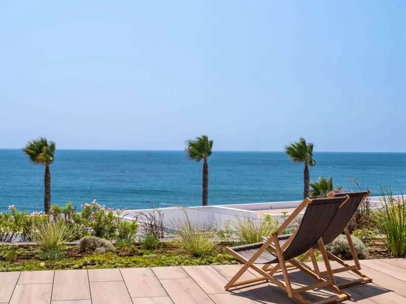 The Edge is an iconic, award-winning beachfront development, distinguished with First Prize for Best Architecture Multiple Property at the prestigious European Property Awards. This landmark project sets a new standard for contemporary coastal living, com