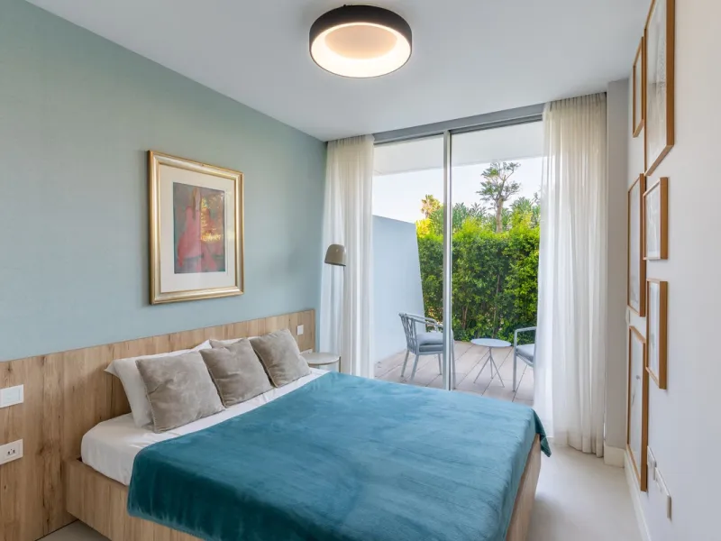 The Edge is an iconic, award-winning beachfront development, distinguished with First Prize for Best Architecture Multiple Property at the prestigious European Property Awards. This landmark project sets a new standard for contemporary coastal living, com