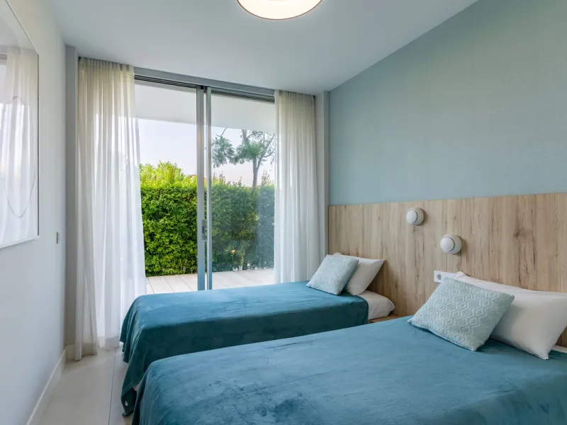 The Edge is an iconic, award-winning beachfront development, distinguished with First Prize for Best Architecture Multiple Property at the prestigious European Property Awards. This landmark project sets a new standard for contemporary coastal living, com