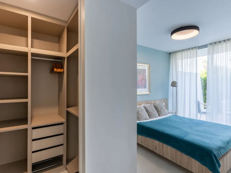 The Edge is an iconic, award-winning beachfront development, distinguished with First Prize for Best Architecture Multiple Property at the prestigious European Property Awards. This landmark project sets a new standard for contemporary coastal living, com