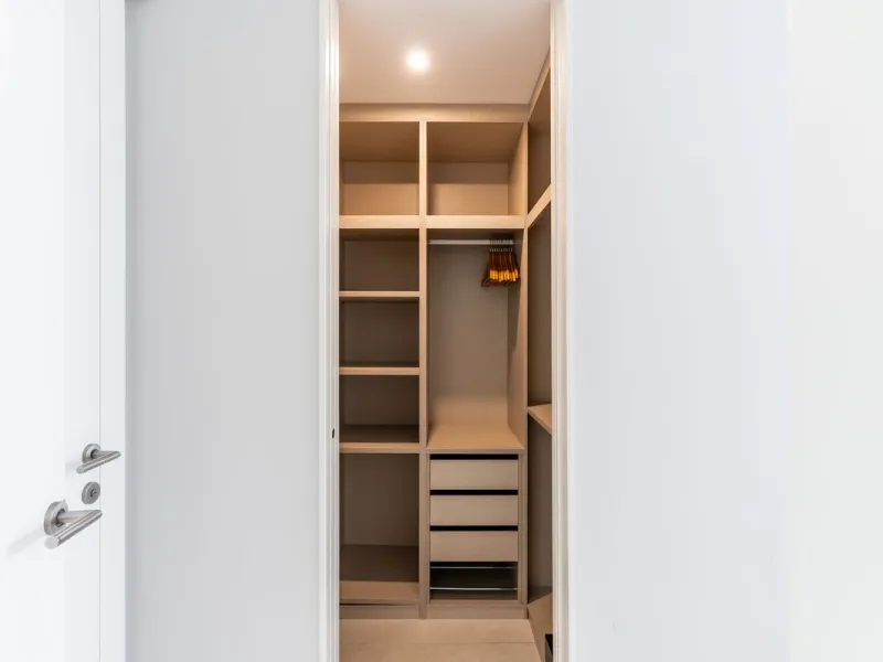 The Edge is an iconic, award-winning beachfront development, distinguished with First Prize for Best Architecture Multiple Property at the prestigious European Property Awards. This landmark project sets a new standard for contemporary coastal living, com