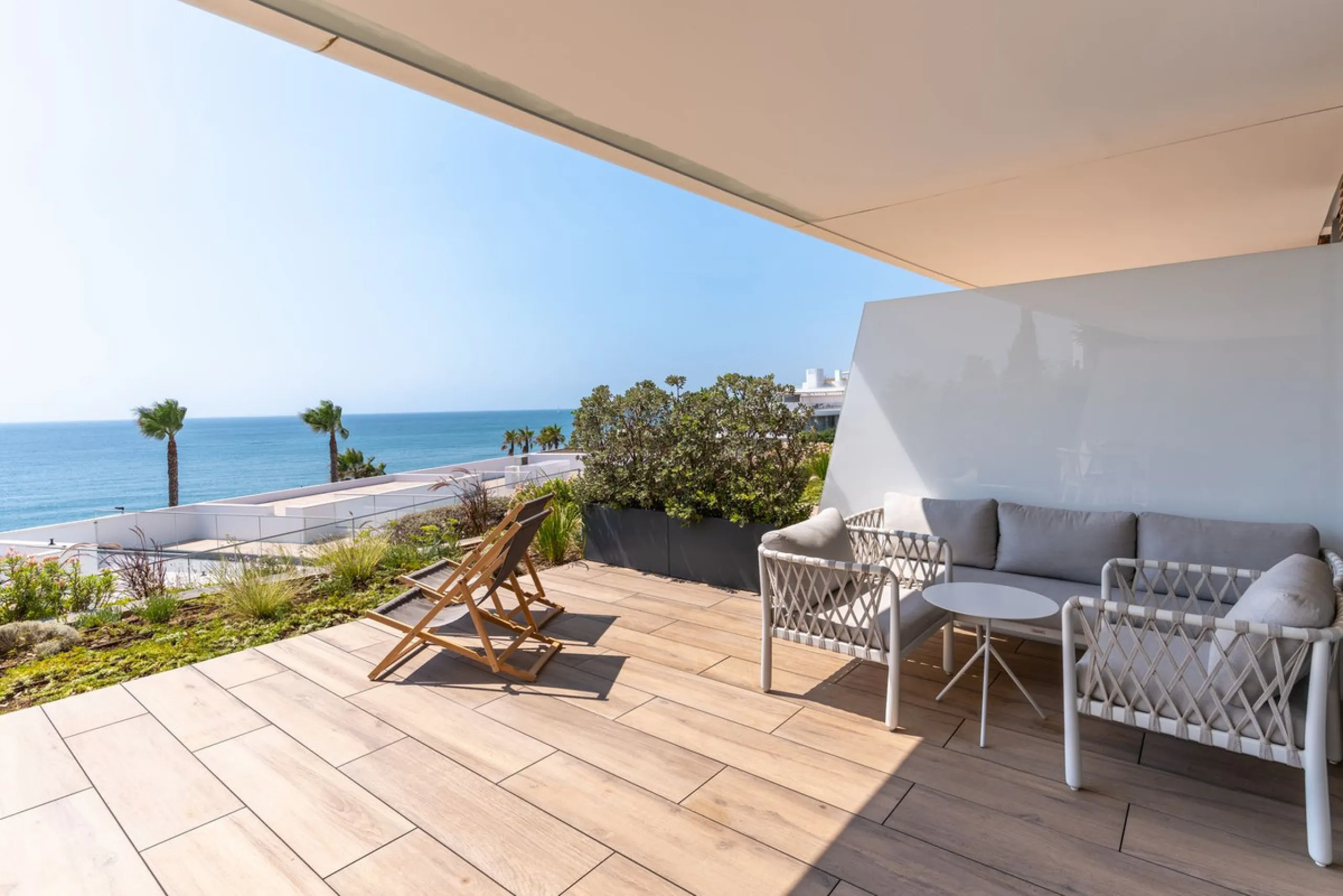 The Edge is an iconic, award-winning beachfront development, distinguished with First Prize for Best Architecture Multiple Property at the prestigious European Property Awards. This landmark project sets a new standard for contemporary coastal living, com
