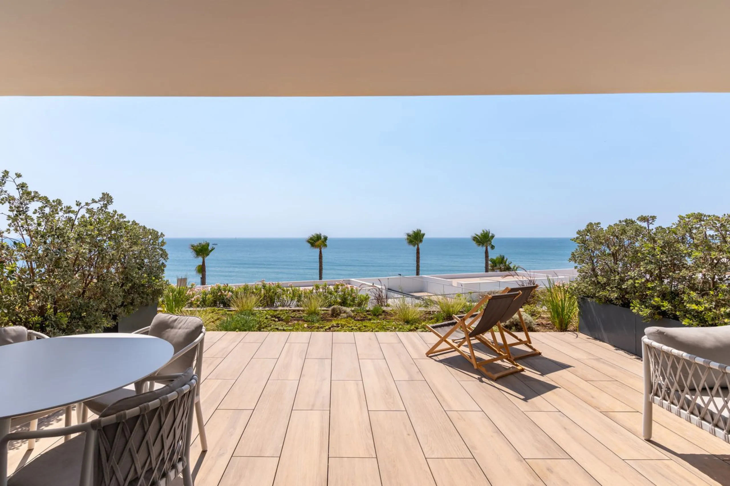 The Edge is an iconic, award-winning beachfront development, distinguished with First Prize for Best Architecture Multiple Property at the prestigious European Property Awards. This landmark project sets a new standard for contemporary coastal living, com