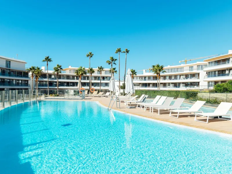 The Edge is an iconic, award-winning beachfront development, distinguished with First Prize for Best Architecture Multiple Property at the prestigious European Property Awards. This landmark project sets a new standard for contemporary coastal living, com