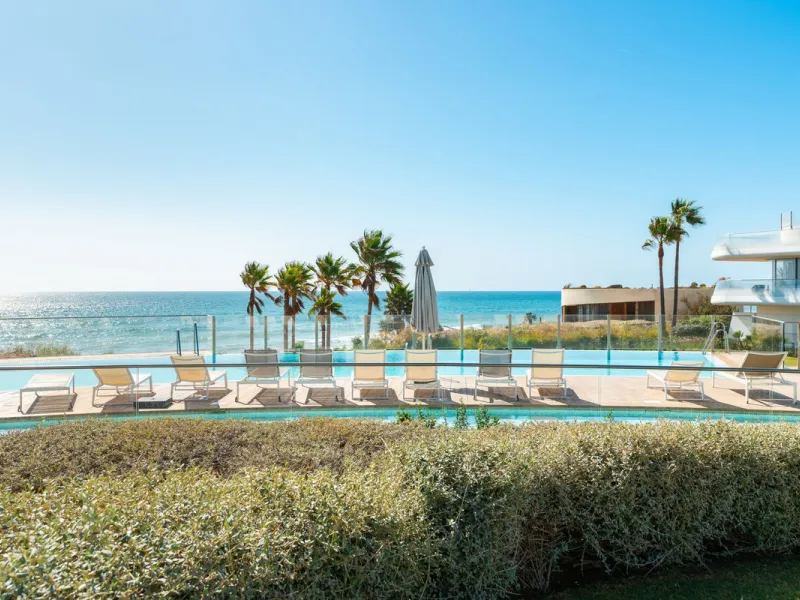 The Edge is an iconic, award-winning beachfront development, distinguished with First Prize for Best Architecture Multiple Property at the prestigious European Property Awards. This landmark project sets a new standard for contemporary coastal living, com