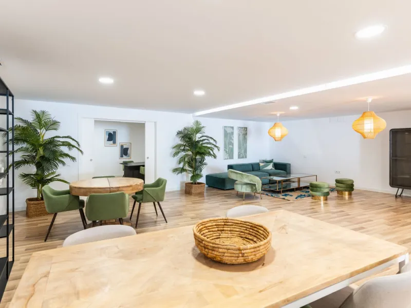 The Edge is an iconic, award-winning beachfront development, distinguished with First Prize for Best Architecture Multiple Property at the prestigious European Property Awards. This landmark project sets a new standard for contemporary coastal living, com