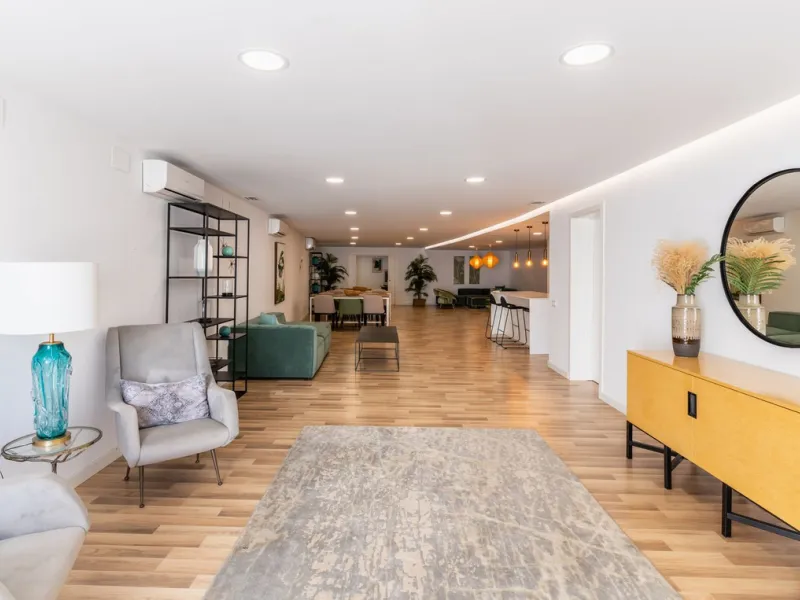 The Edge is an iconic, award-winning beachfront development, distinguished with First Prize for Best Architecture Multiple Property at the prestigious European Property Awards. This landmark project sets a new standard for contemporary coastal living, com
