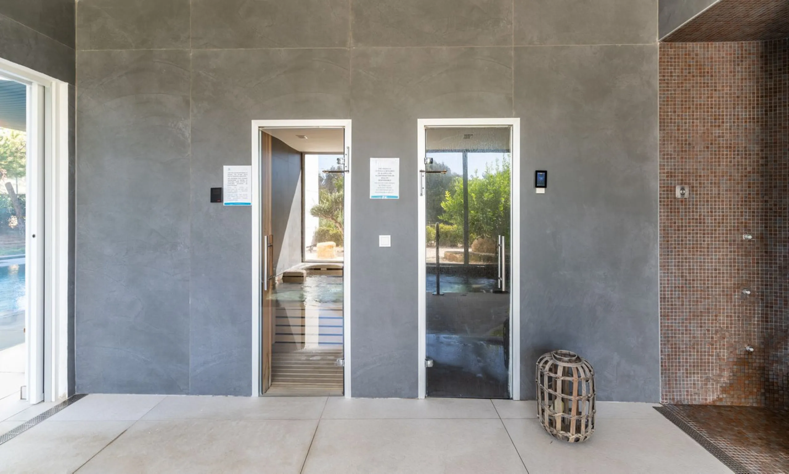 The Edge is an iconic, award-winning beachfront development, distinguished with First Prize for Best Architecture Multiple Property at the prestigious European Property Awards. This landmark project sets a new standard for contemporary coastal living, com
