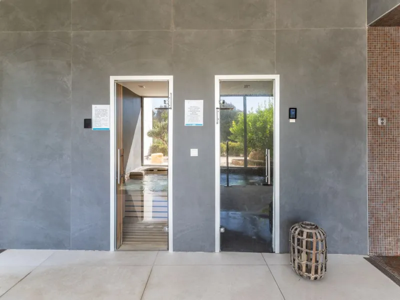 The Edge is an iconic, award-winning beachfront development, distinguished with First Prize for Best Architecture Multiple Property at the prestigious European Property Awards. This landmark project sets a new standard for contemporary coastal living, com