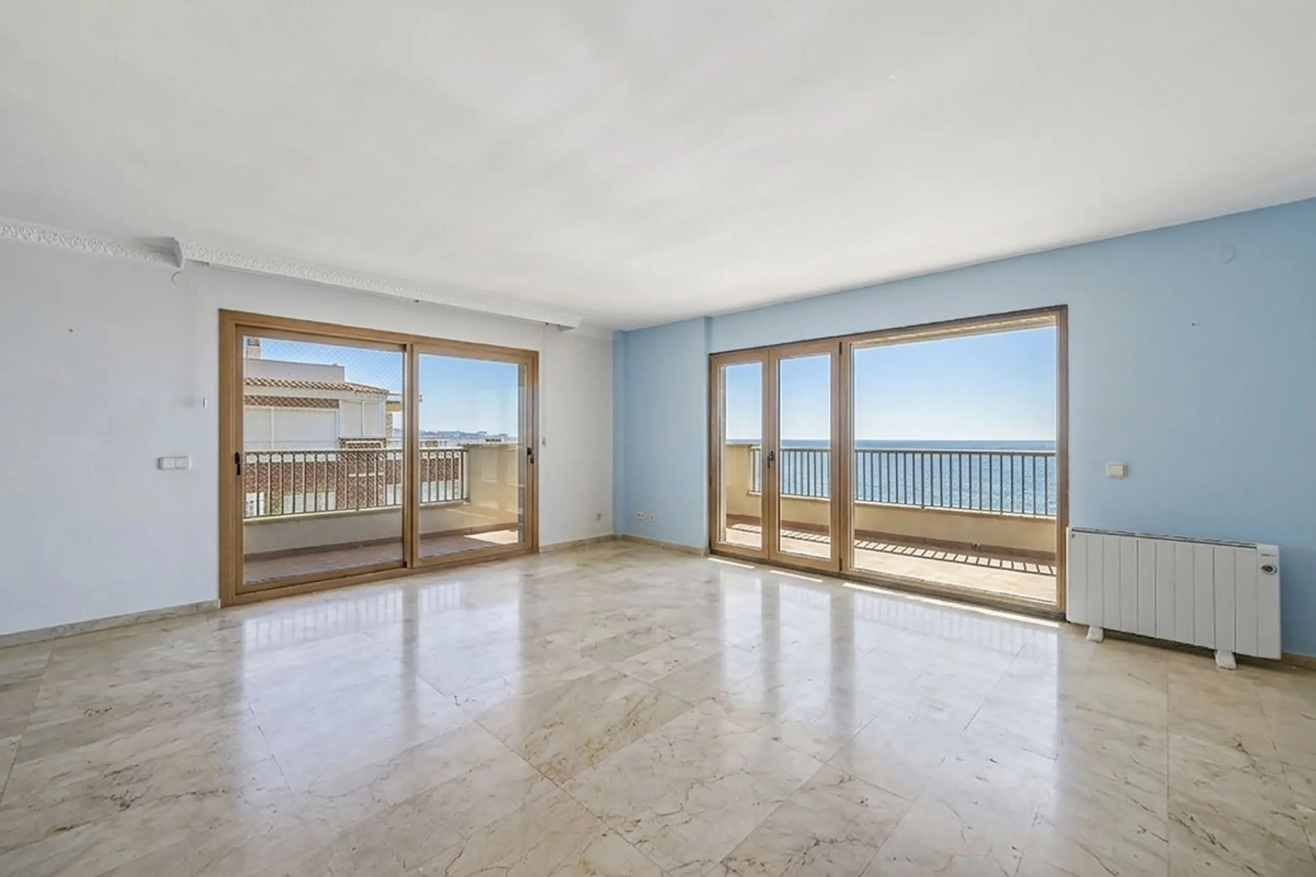 Apartment - Penthouse в продаже в Fuengirola, Málaga. В доме 2 спален и 3 ванных комнат. Площадь дома 140 м²