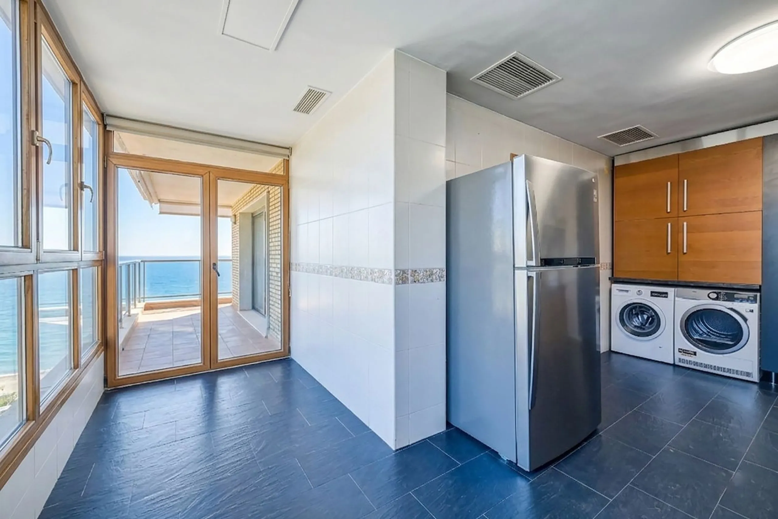 Apartment - Penthouse в продаже в Fuengirola, Málaga. В доме 2 спален и 3 ванных комнат. Площадь дома 140 м²