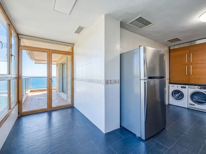 Apartment - Penthouse в продаже в Fuengirola, Málaga. В доме 2 спален и 3 ванных комнат. Площадь дома 140 м²