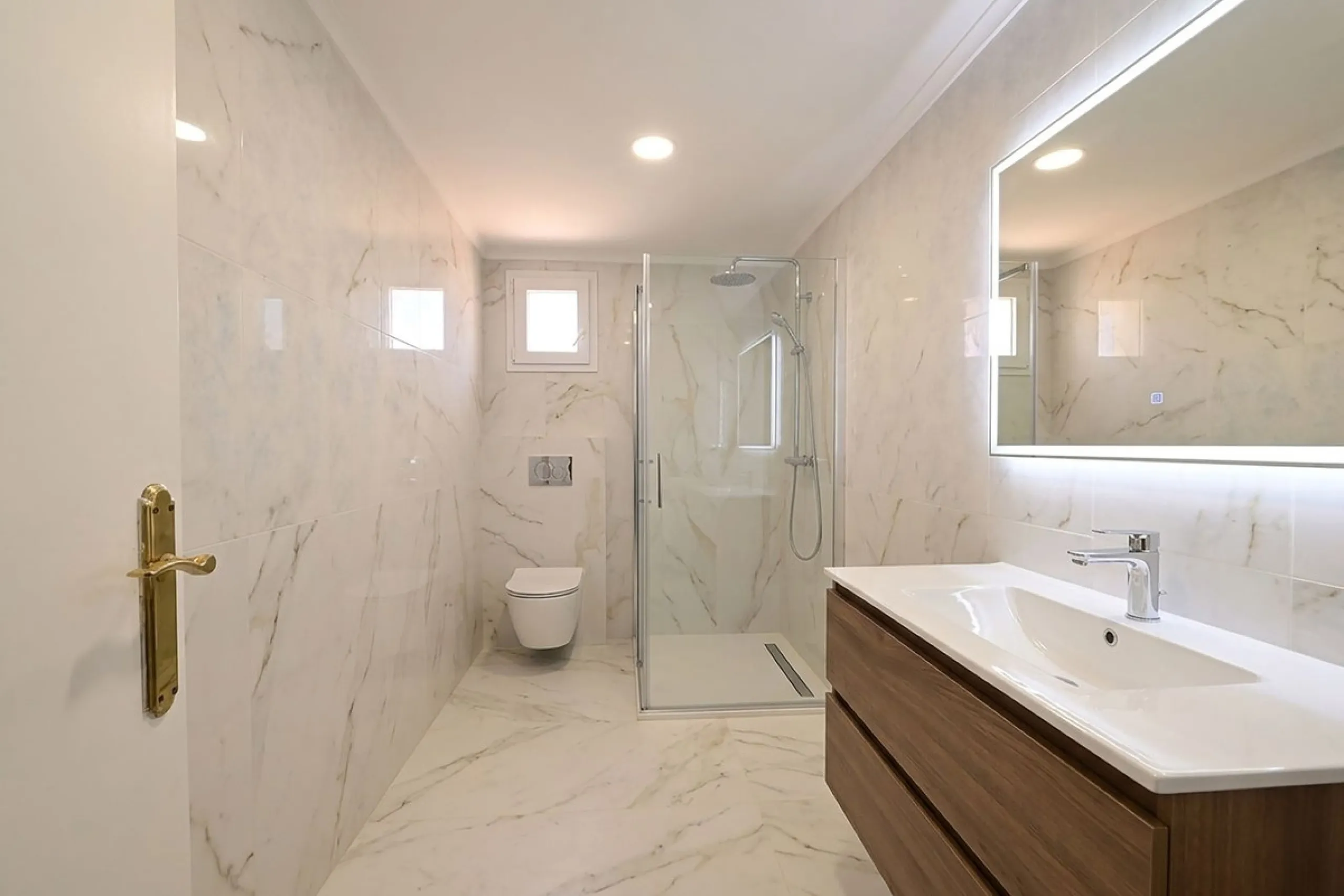 Apartment - Penthouse в продаже в Fuengirola, Málaga. В доме 2 спален и 3 ванных комнат. Площадь дома 140 м²