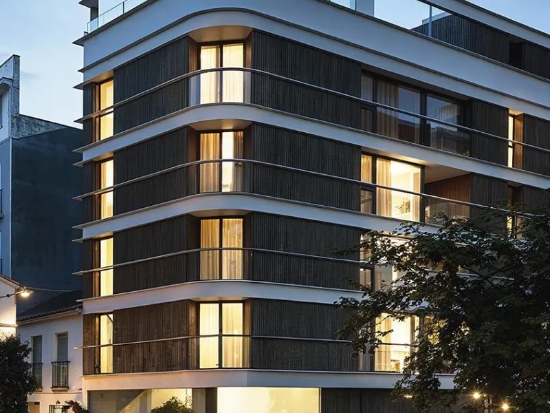 Boutique New Build Apartments in the Heart of Estepona Costa del Sol& & Exclusive Residential Building with Only Four Homes& This beautiful new build residential project consists of just four exclusive homes located in a privileged urban setting 