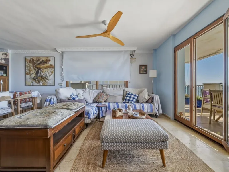 Apartment - Penthouse в продаже в Fuengirola, Málaga. В доме 2 спален и 3 ванных комнат. Площадь дома 140 м²