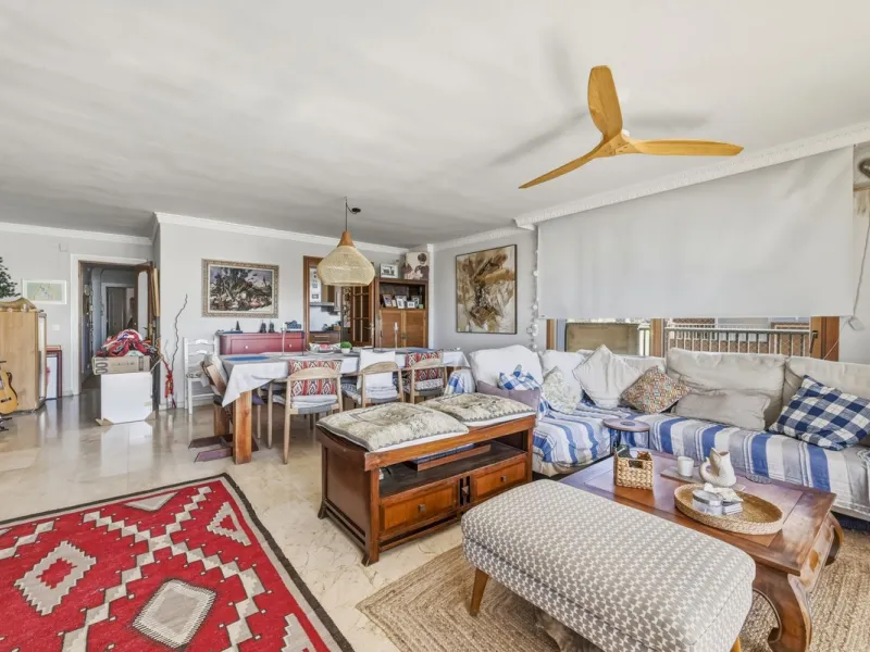Apartment - Penthouse в продаже в Fuengirola, Málaga. В доме 2 спален и 3 ванных комнат. Площадь дома 140 м²