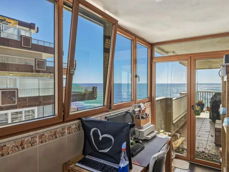 Apartment - Penthouse в продаже в Fuengirola, Málaga. В доме 2 спален и 3 ванных комнат. Площадь дома 140 м²