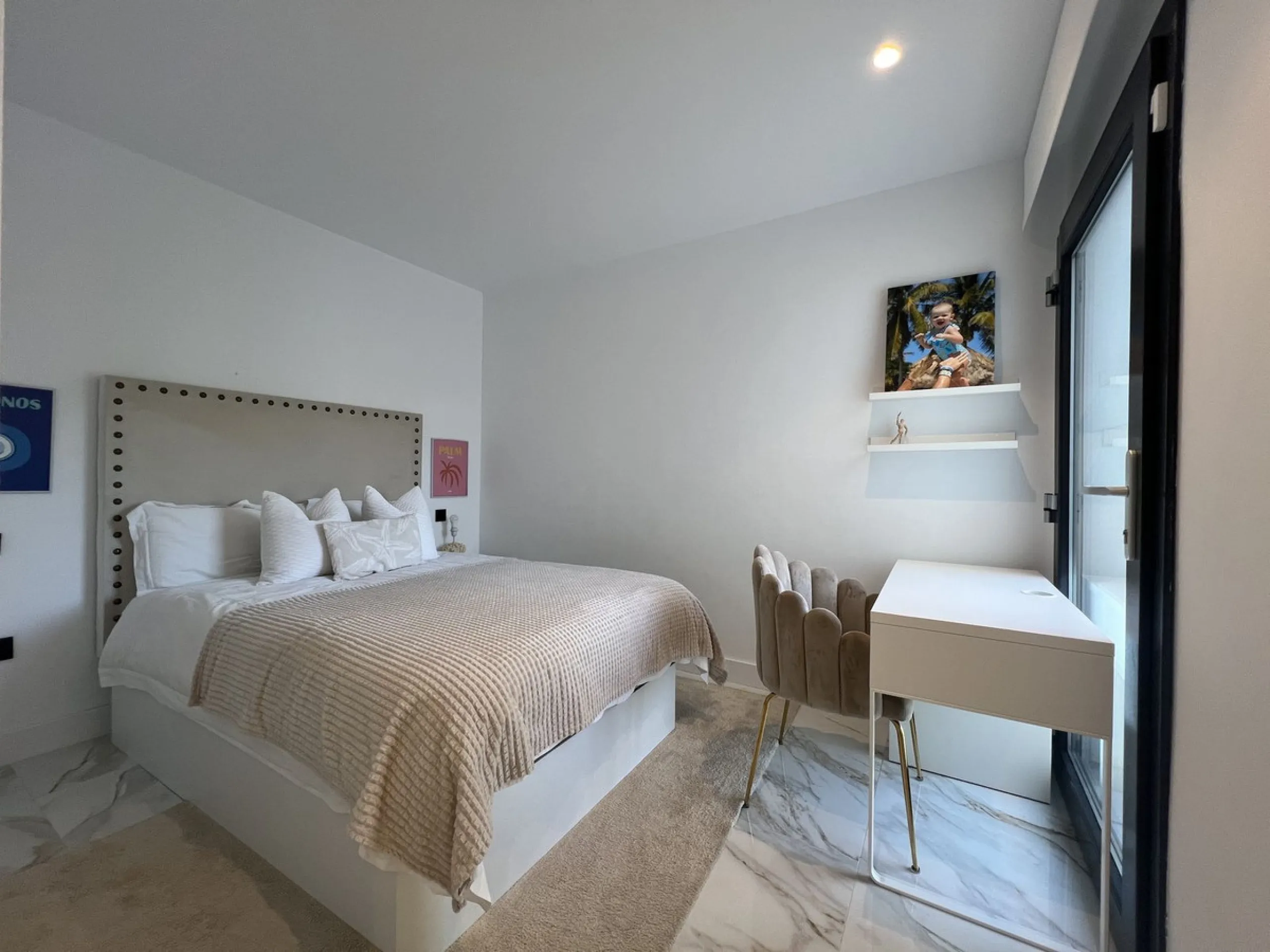 House - Detached Villa в продаже в Mijas, Málaga. В доме 4 спален и 5 ванных комнат. Площадь дома 357 м². Площадь участка 501 м²