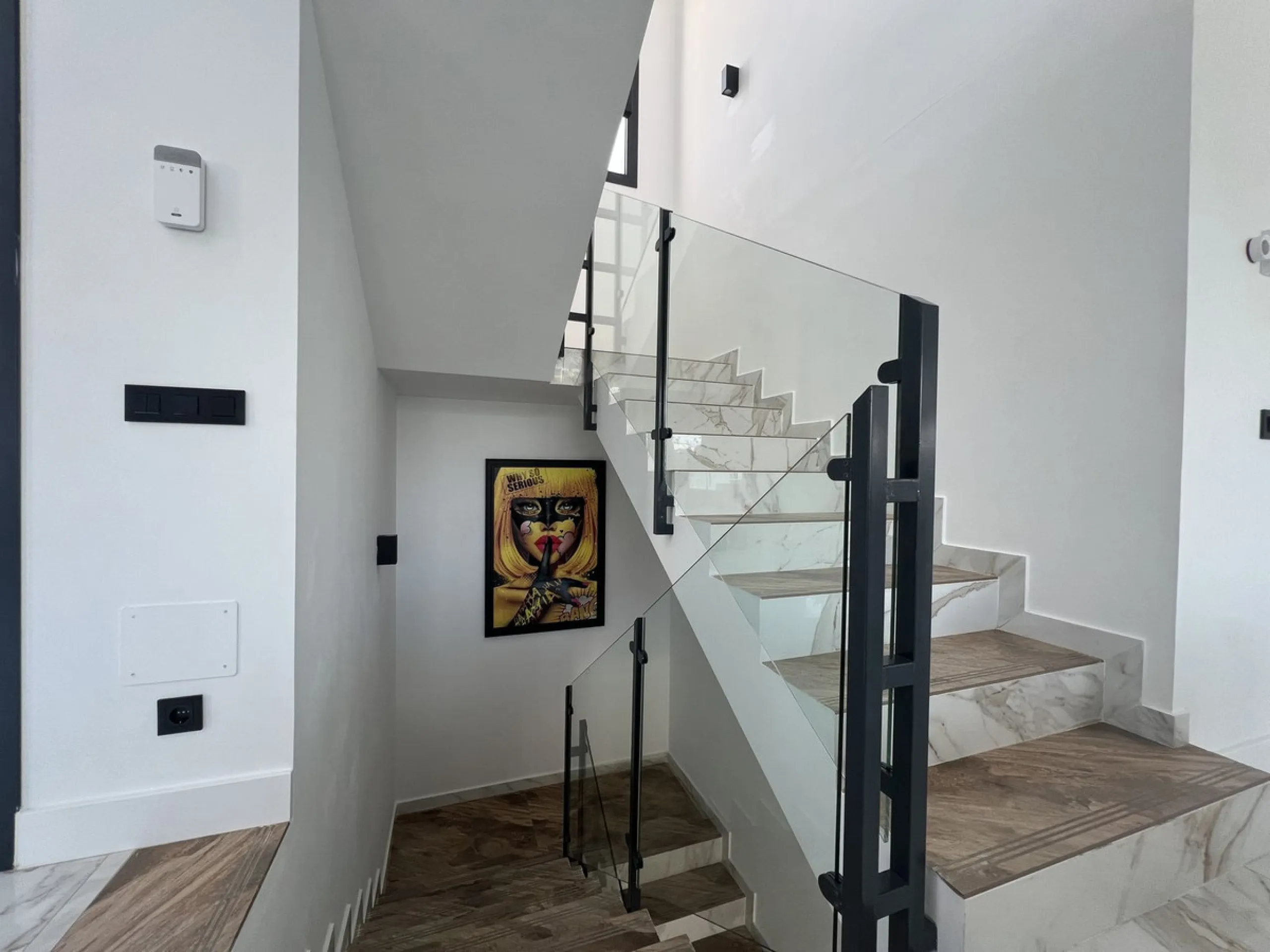 House - Detached Villa в продаже в Mijas, Málaga. В доме 4 спален и 5 ванных комнат. Площадь дома 357 м². Площадь участка 501 м²