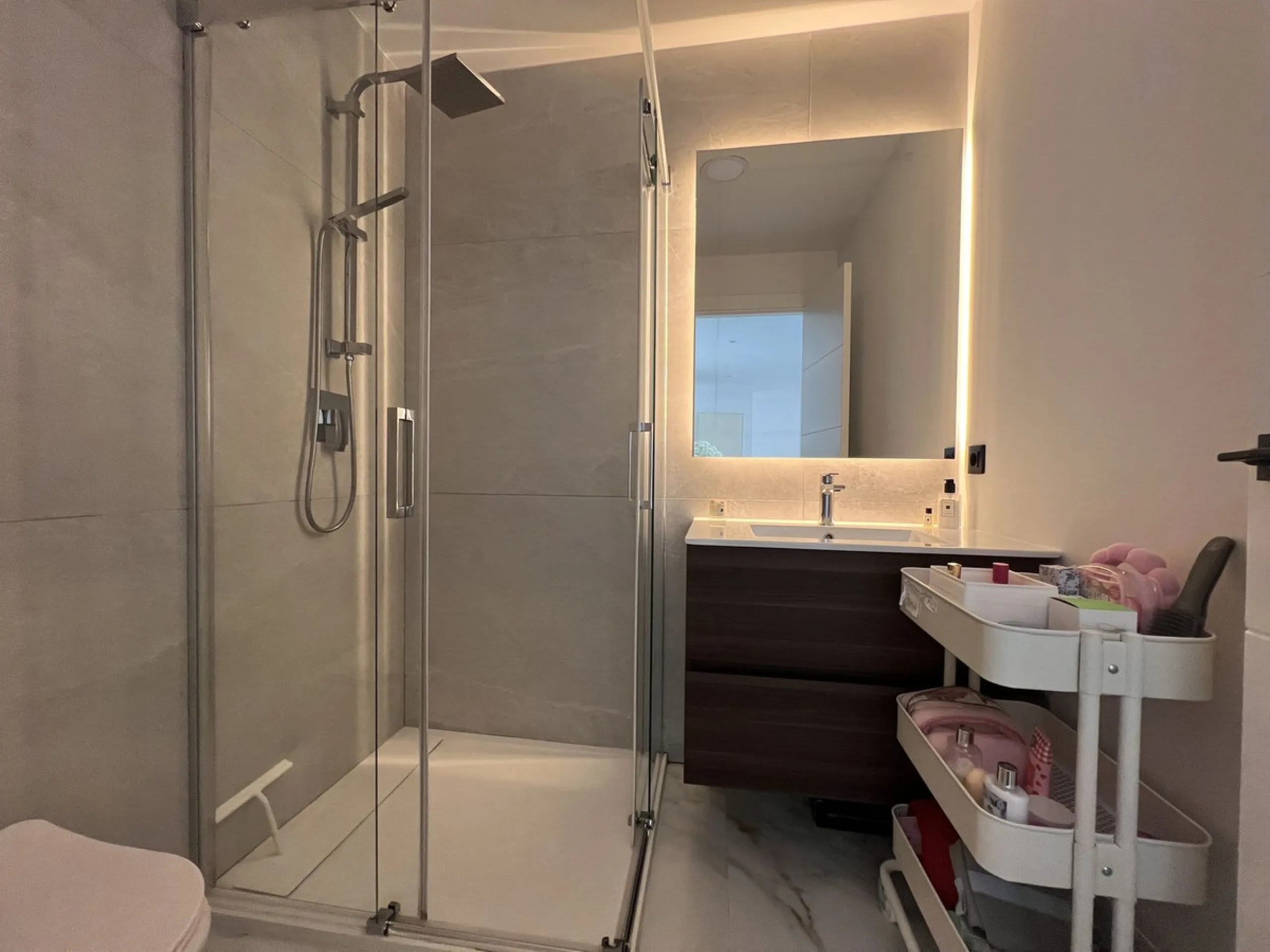 House - Detached Villa в продаже в Mijas, Málaga. В доме 4 спален и 5 ванных комнат. Площадь дома 357 м². Площадь участка 501 м²