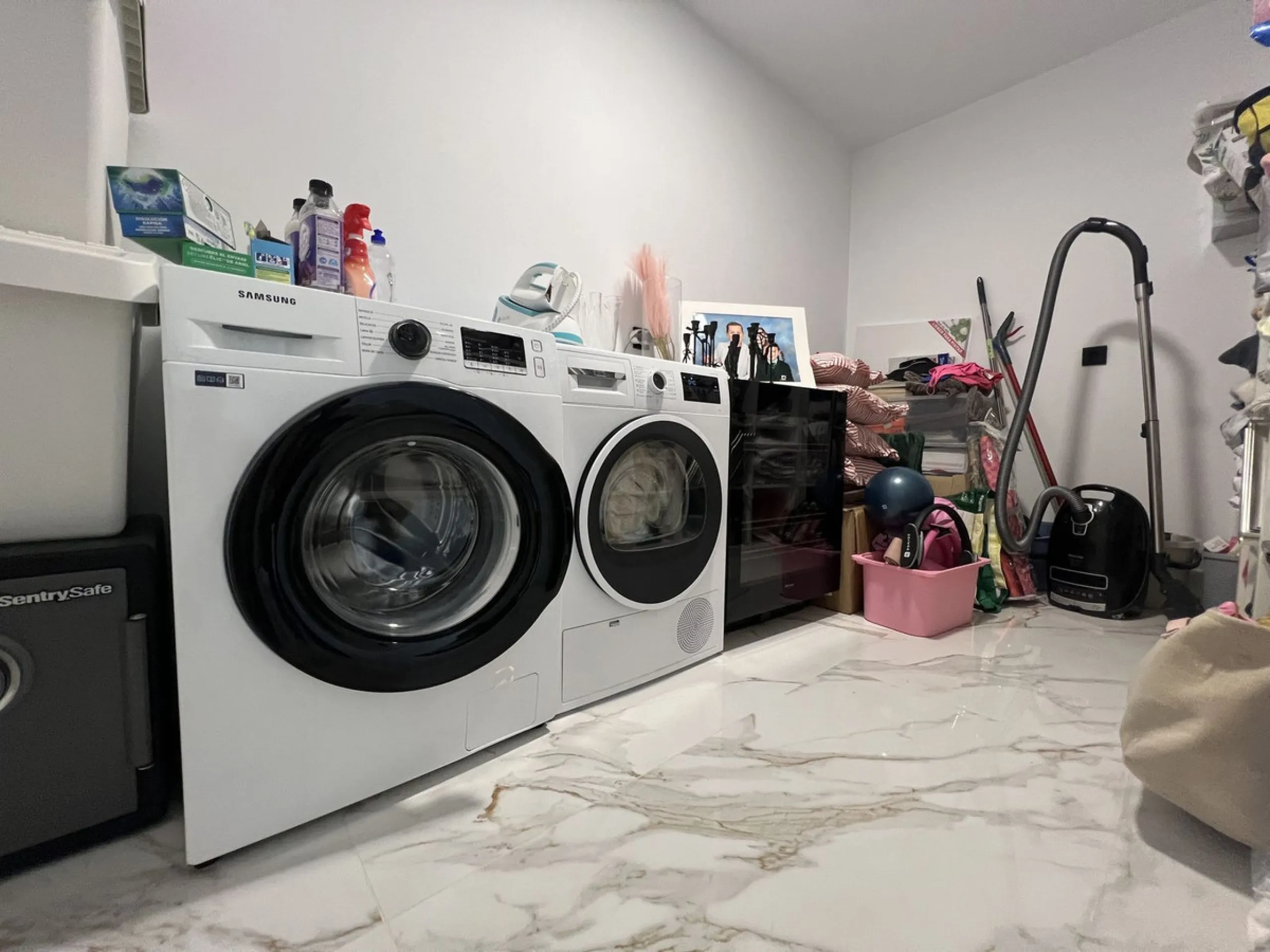 House - Detached Villa в продаже в Mijas, Málaga. В доме 4 спален и 5 ванных комнат. Площадь дома 357 м². Площадь участка 501 м²