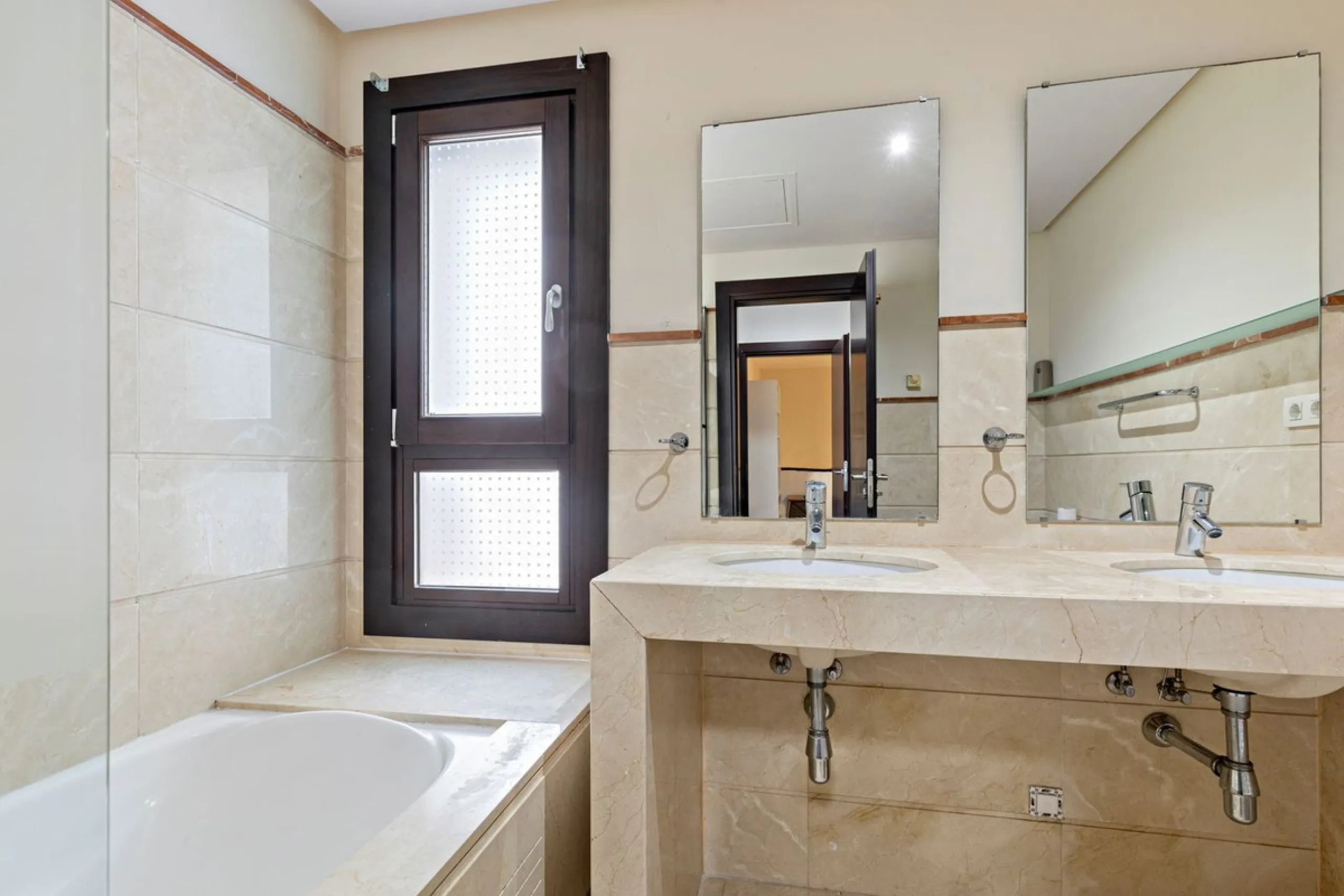 Exclusive property just a 3-minute walk from the centre of Benahavís