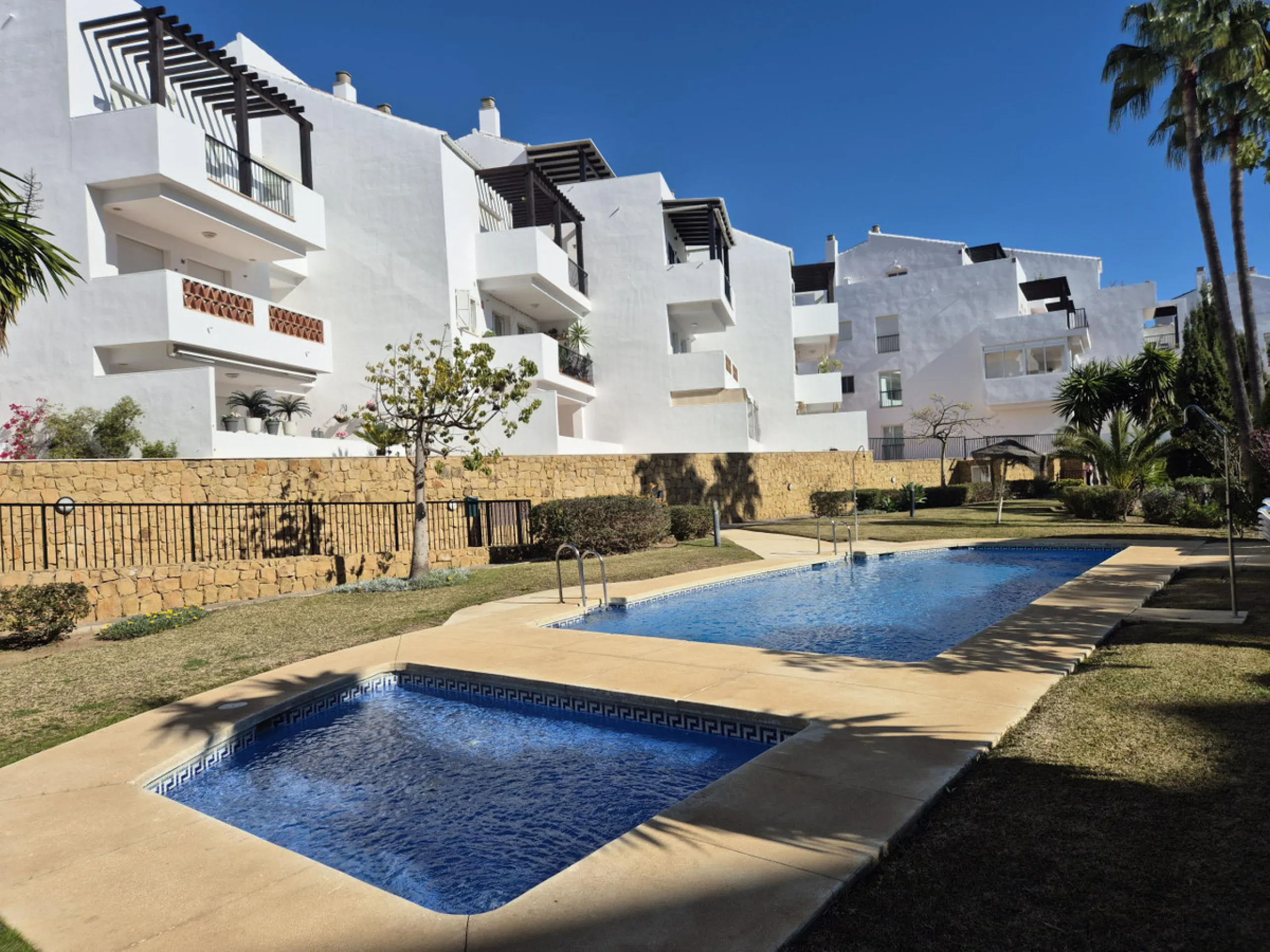 Apartment - Ground Floor Apartment в продаже в Mijas, Málaga. В доме 2 спален и 2 ванных комнат. Площадь дома 131 м². Площадь участка 166 м²