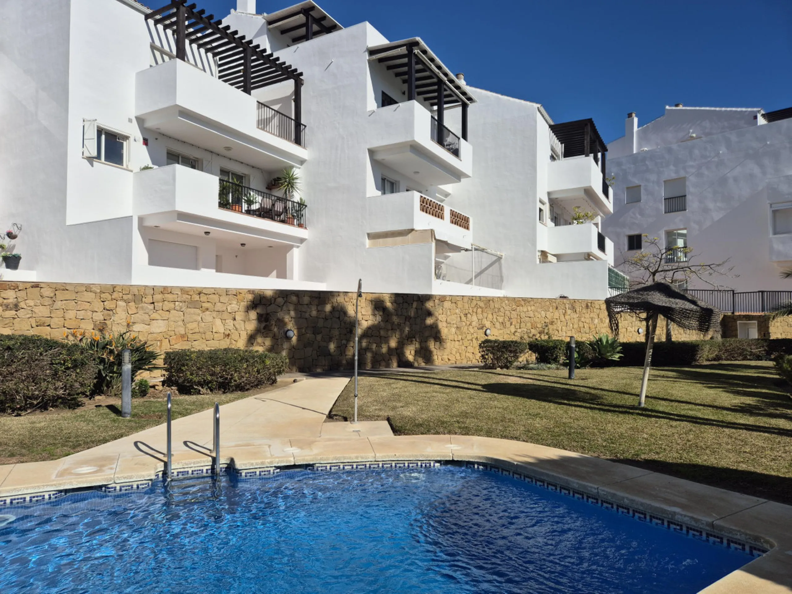 Apartment - Ground Floor Apartment в продаже в Mijas, Málaga. В доме 2 спален и 2 ванных комнат. Площадь дома 131 м². Площадь участка 166 м²