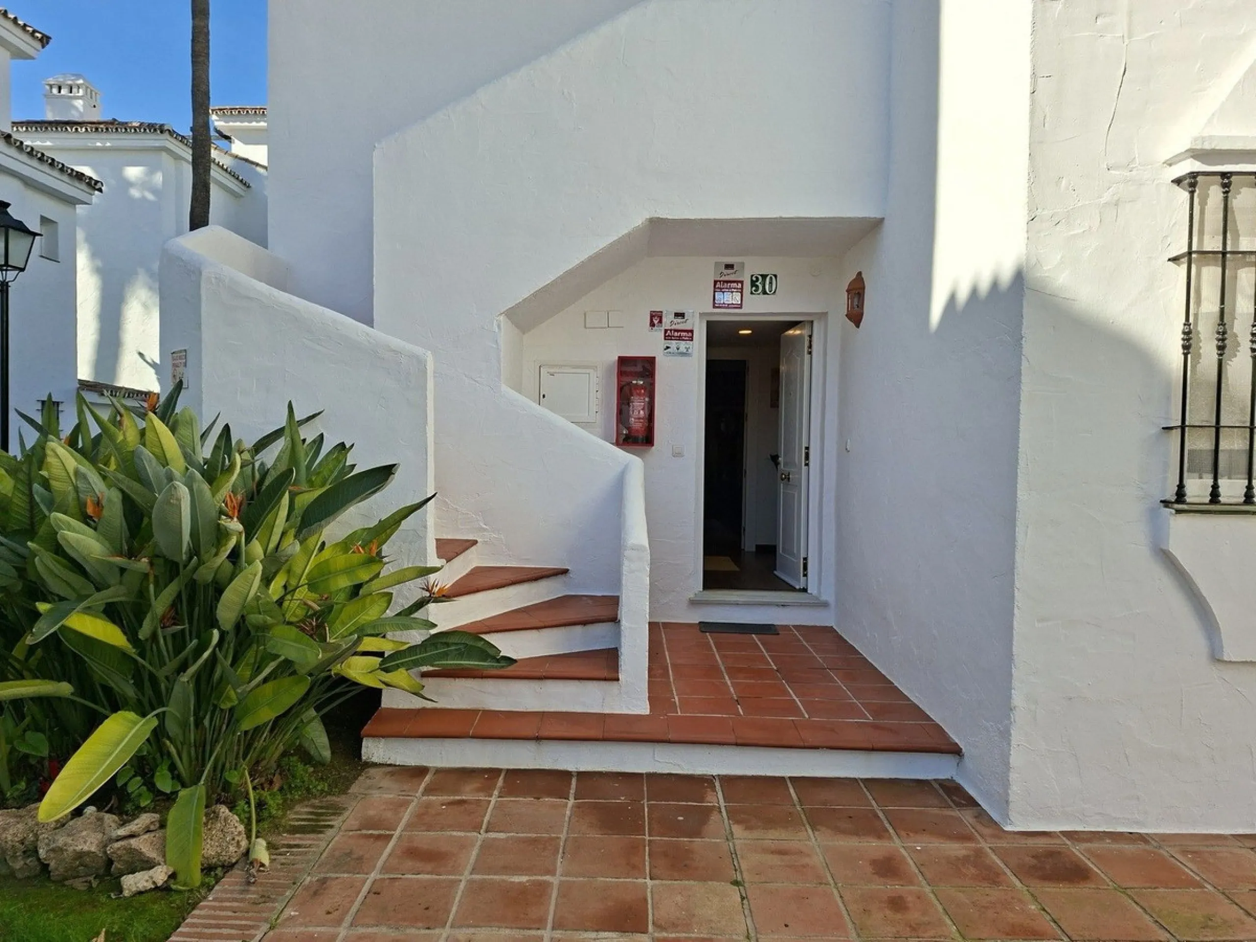 Apartment - Ground Floor Apartment в продаже в Marbella, Málaga. В доме 1 спален и 1 ванных комнат. Площадь дома 91 м²