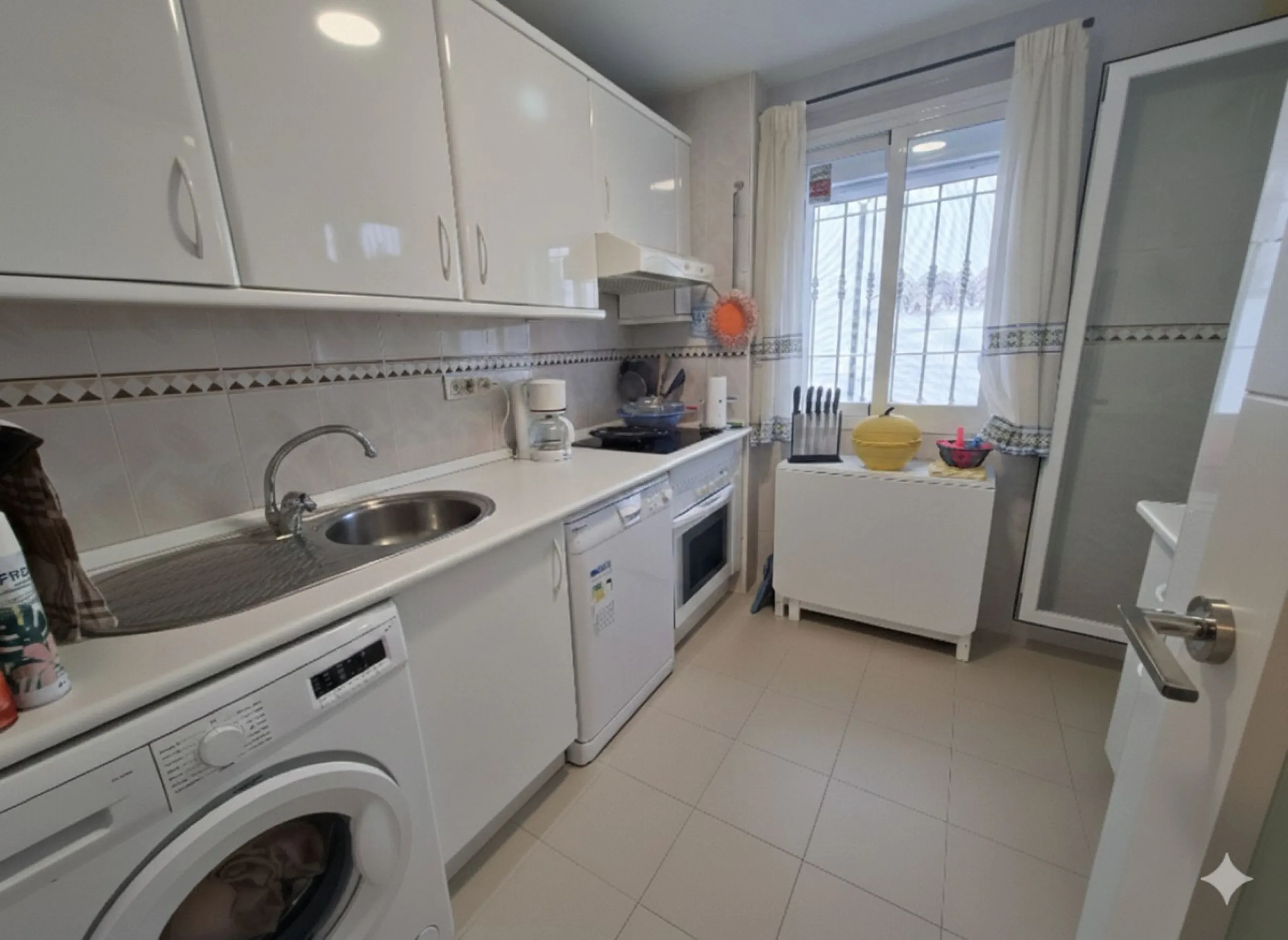 Apartment - Ground Floor Apartment в продаже в Marbella, Málaga. В доме 1 спален и 1 ванных комнат. Площадь дома 91 м²