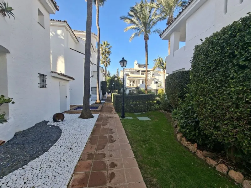 Apartment - Ground Floor Apartment в продаже в Marbella, Málaga. В доме 1 спален и 1 ванных комнат. Площадь дома 91 м²