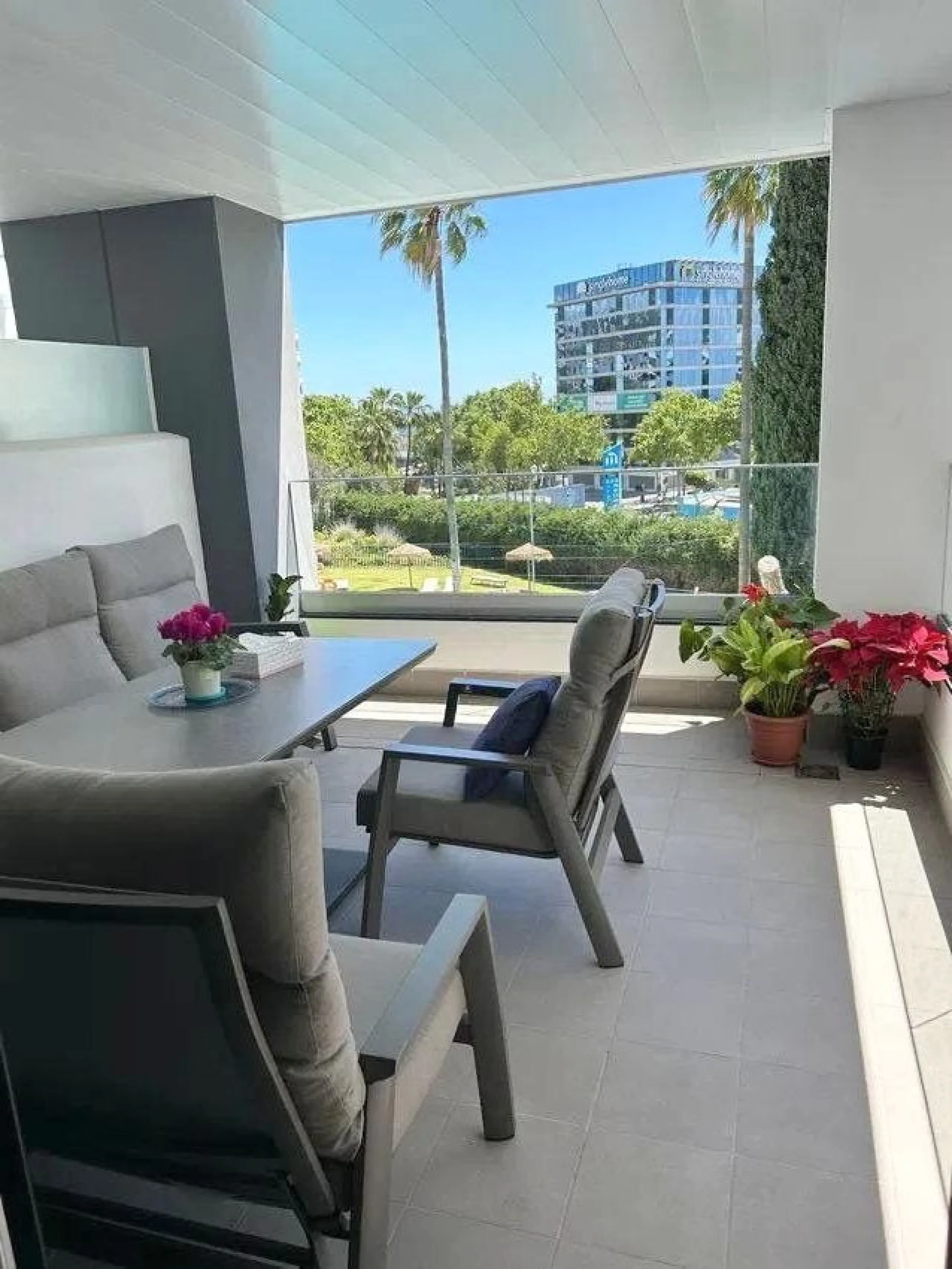 Your new home by the sea or a perfect investment in the heart of the city!