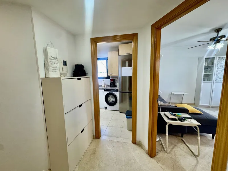 Apartment - Middle Floor Apartment в продаже в Fuengirola, Málaga. В доме 2 спален и 2 ванных комнат. Площадь дома 75 м²