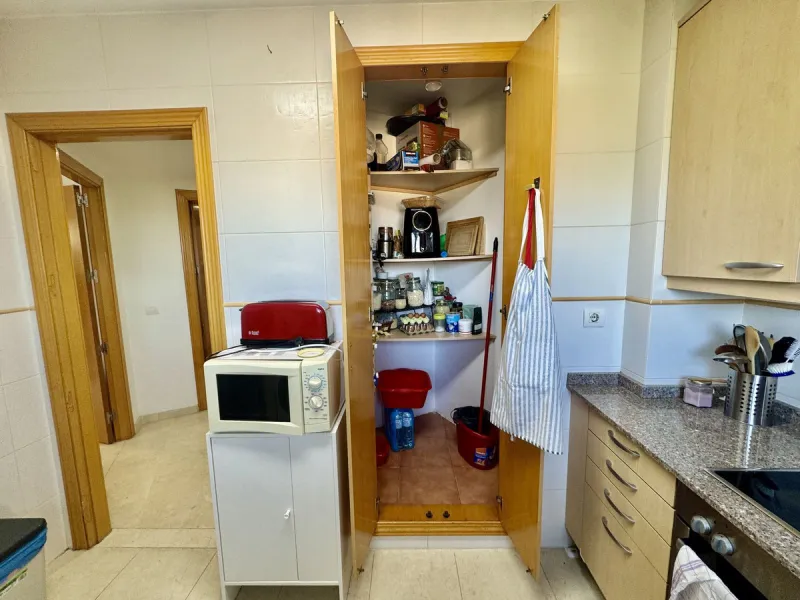 Apartment - Middle Floor Apartment в продаже в Fuengirola, Málaga. В доме 2 спален и 2 ванных комнат. Площадь дома 75 м²
