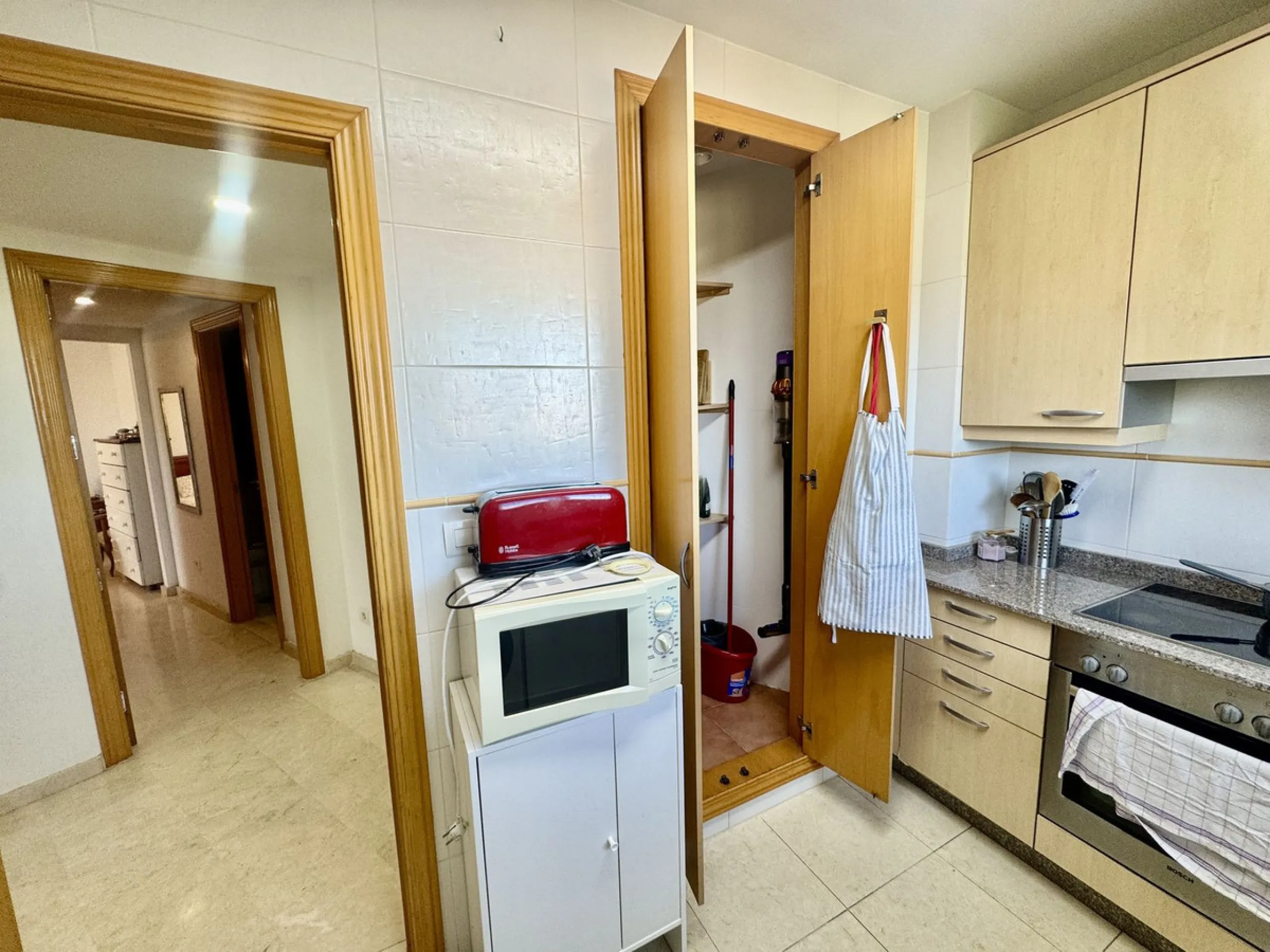 Apartment - Middle Floor Apartment в продаже в Fuengirola, Málaga. В доме 2 спален и 2 ванных комнат. Площадь дома 75 м²