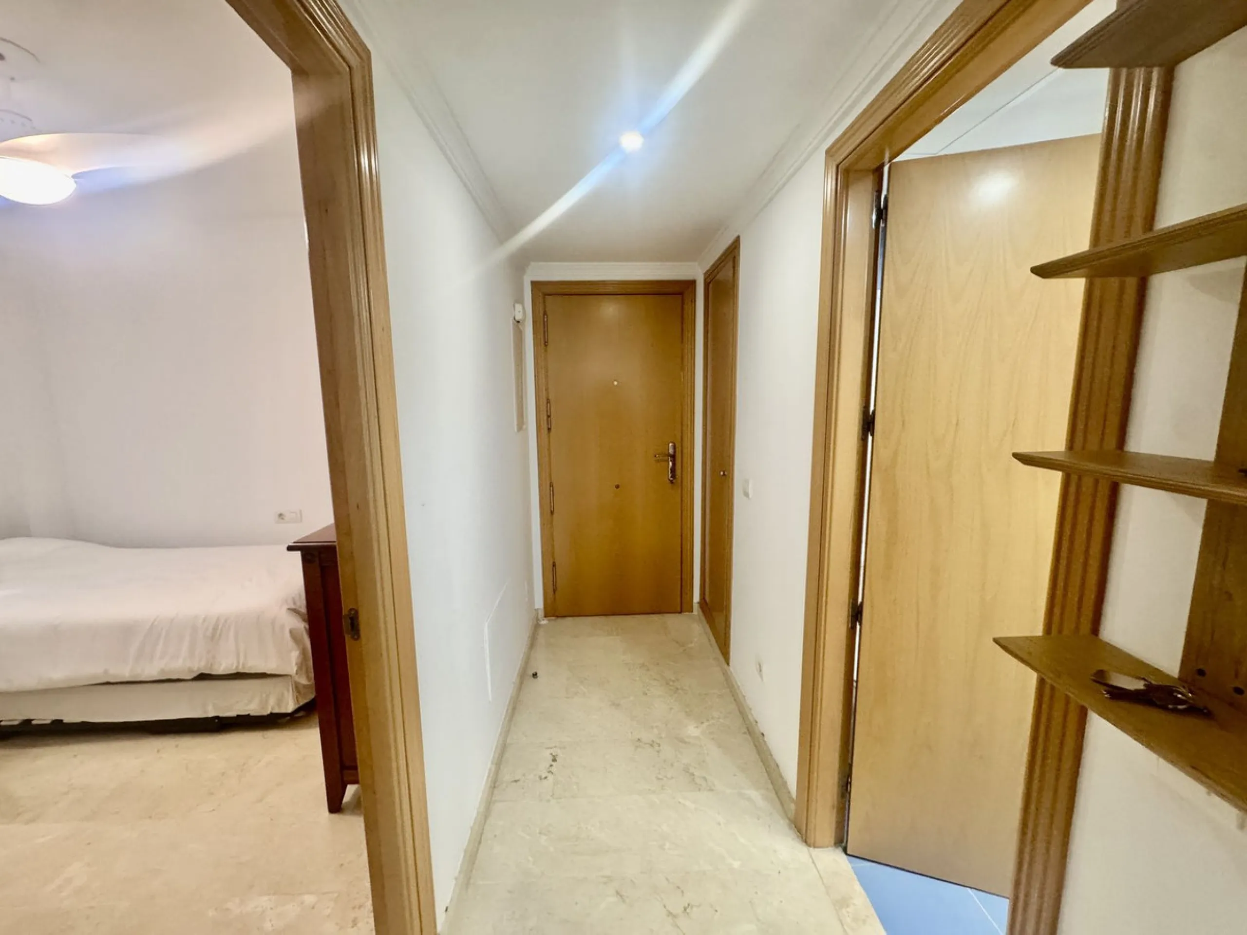 Apartment - Middle Floor Apartment в продаже в Fuengirola, Málaga. В доме 2 спален и 2 ванных комнат. Площадь дома 75 м²