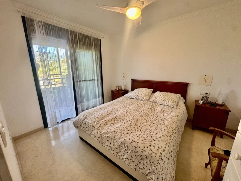 Apartment - Middle Floor Apartment в продаже в Fuengirola, Málaga. В доме 2 спален и 2 ванных комнат. Площадь дома 75 м²