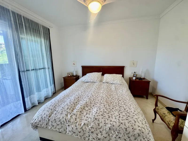 Apartment - Middle Floor Apartment в продаже в Fuengirola, Málaga. В доме 2 спален и 2 ванных комнат. Площадь дома 75 м²