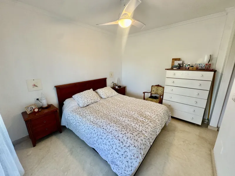 Apartment - Middle Floor Apartment в продаже в Fuengirola, Málaga. В доме 2 спален и 2 ванных комнат. Площадь дома 75 м²