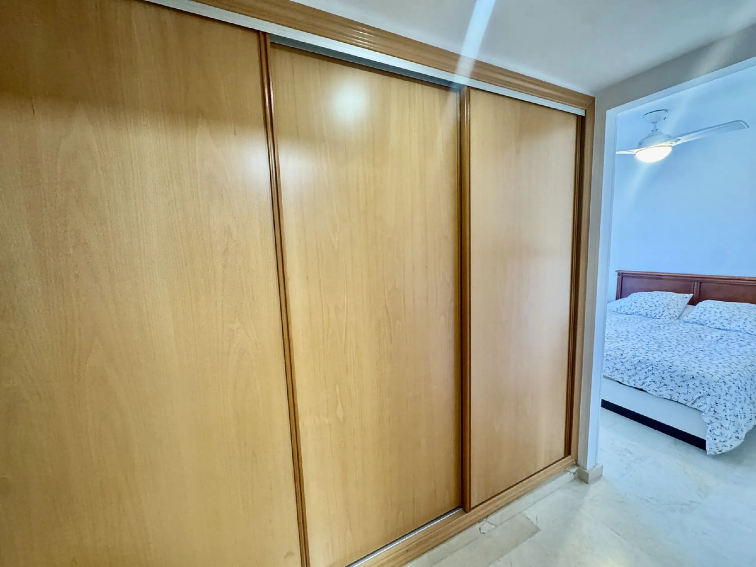 Apartment - Middle Floor Apartment в продаже в Fuengirola, Málaga. В доме 2 спален и 2 ванных комнат. Площадь дома 75 м²
