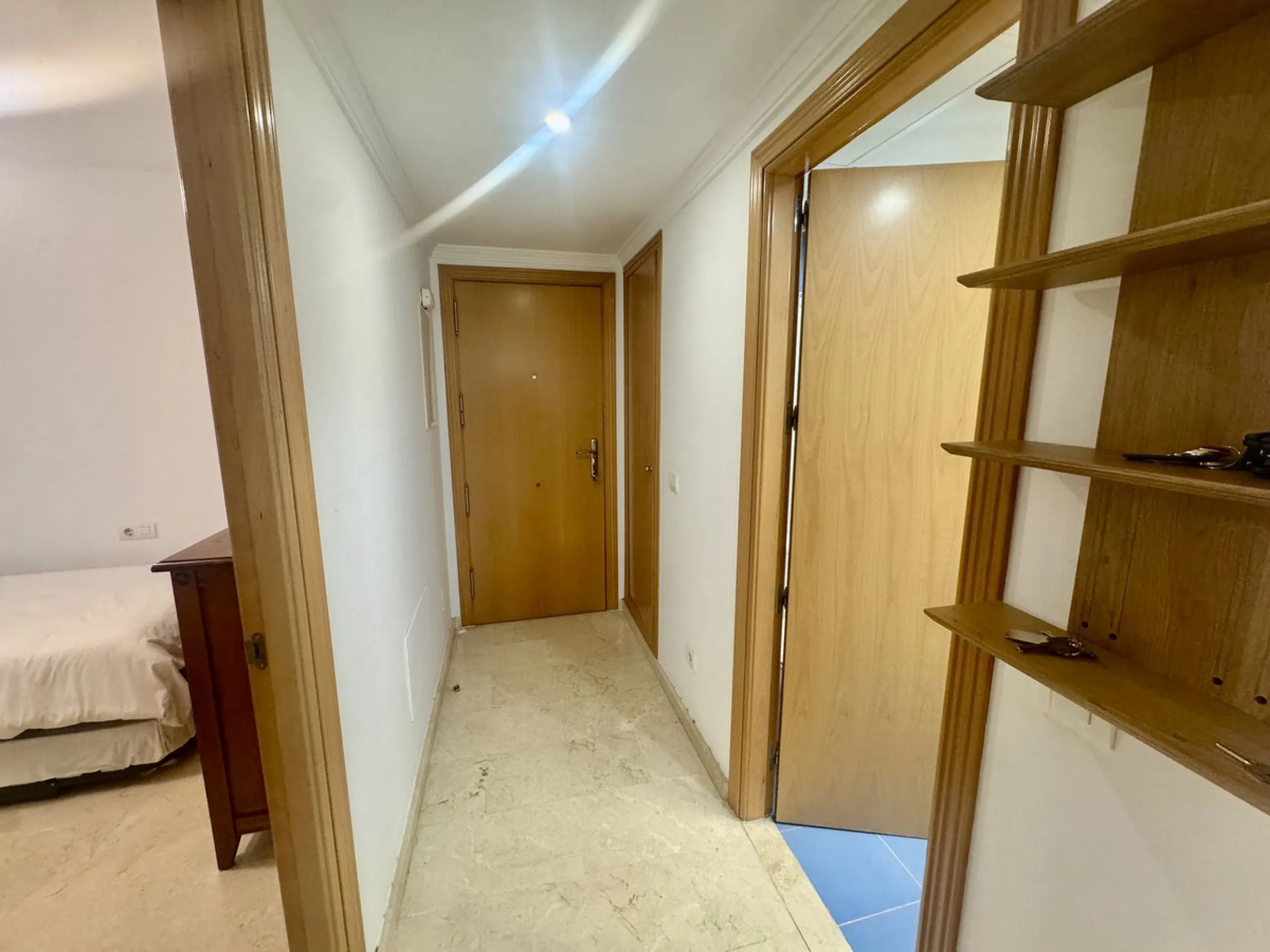 Apartment - Middle Floor Apartment в продаже в Fuengirola, Málaga. В доме 2 спален и 2 ванных комнат. Площадь дома 75 м²