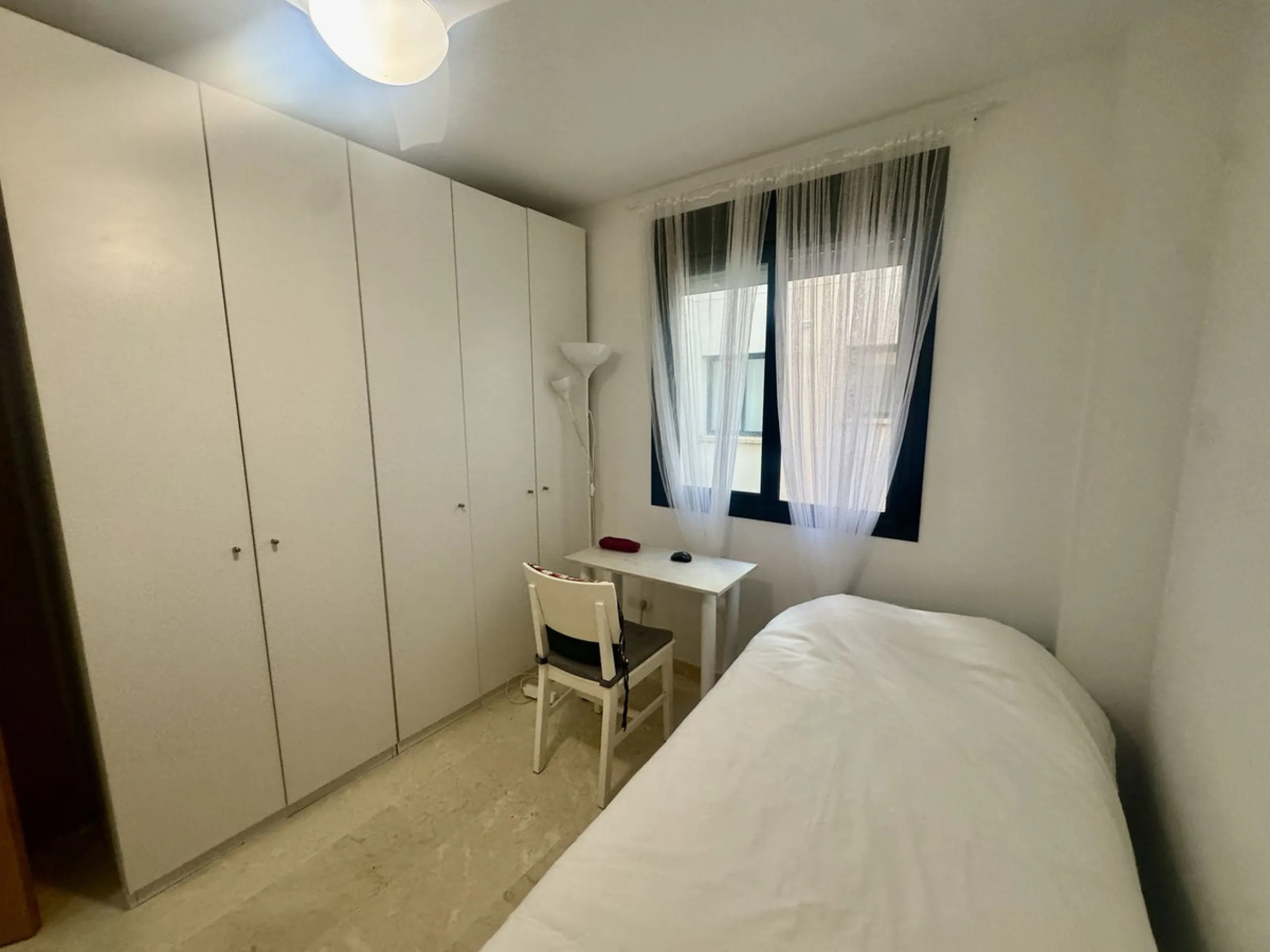 Apartment - Middle Floor Apartment в продаже в Fuengirola, Málaga. В доме 2 спален и 2 ванных комнат. Площадь дома 75 м²