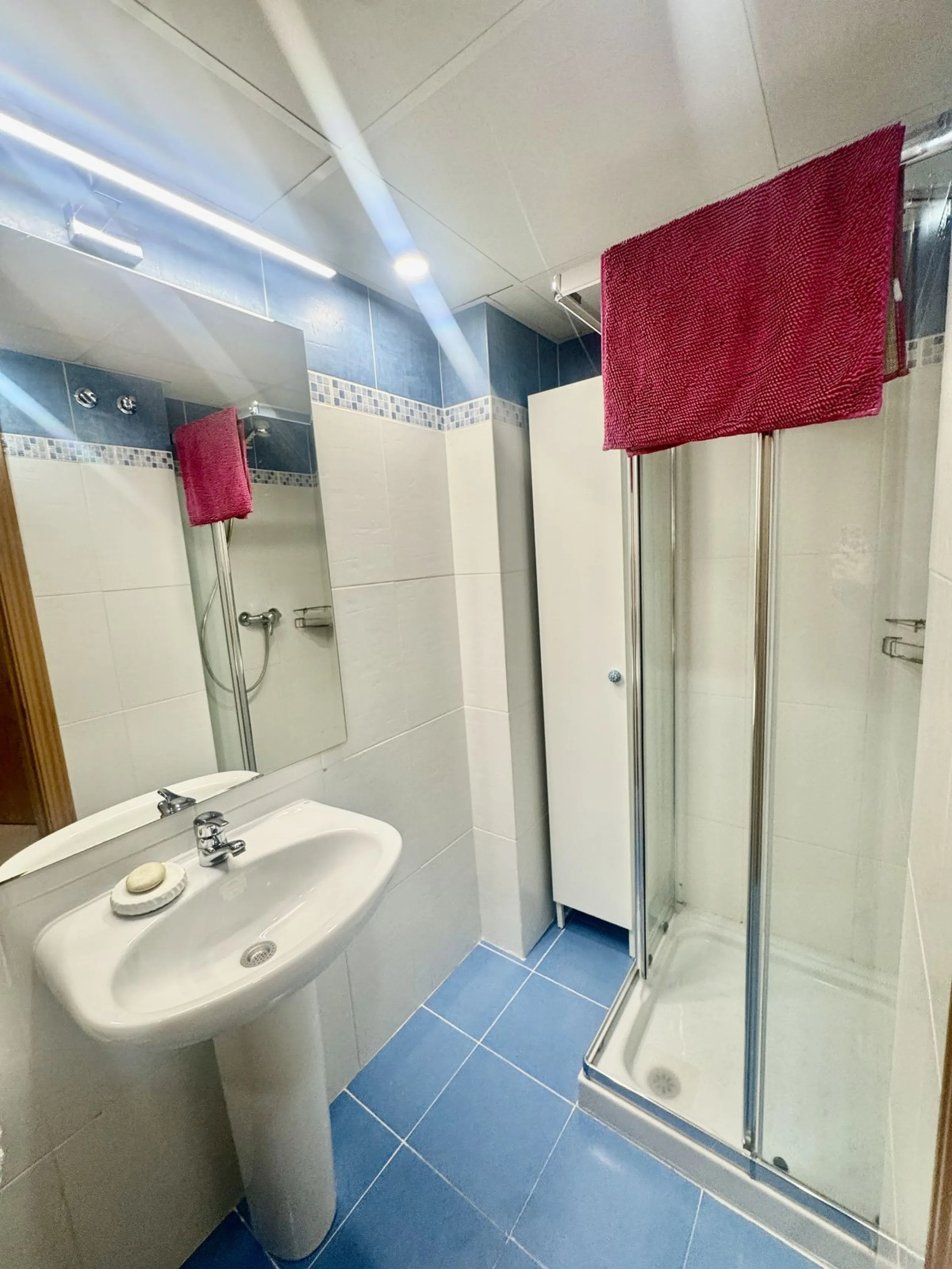 Apartment - Middle Floor Apartment в продаже в Fuengirola, Málaga. В доме 2 спален и 2 ванных комнат. Площадь дома 75 м²