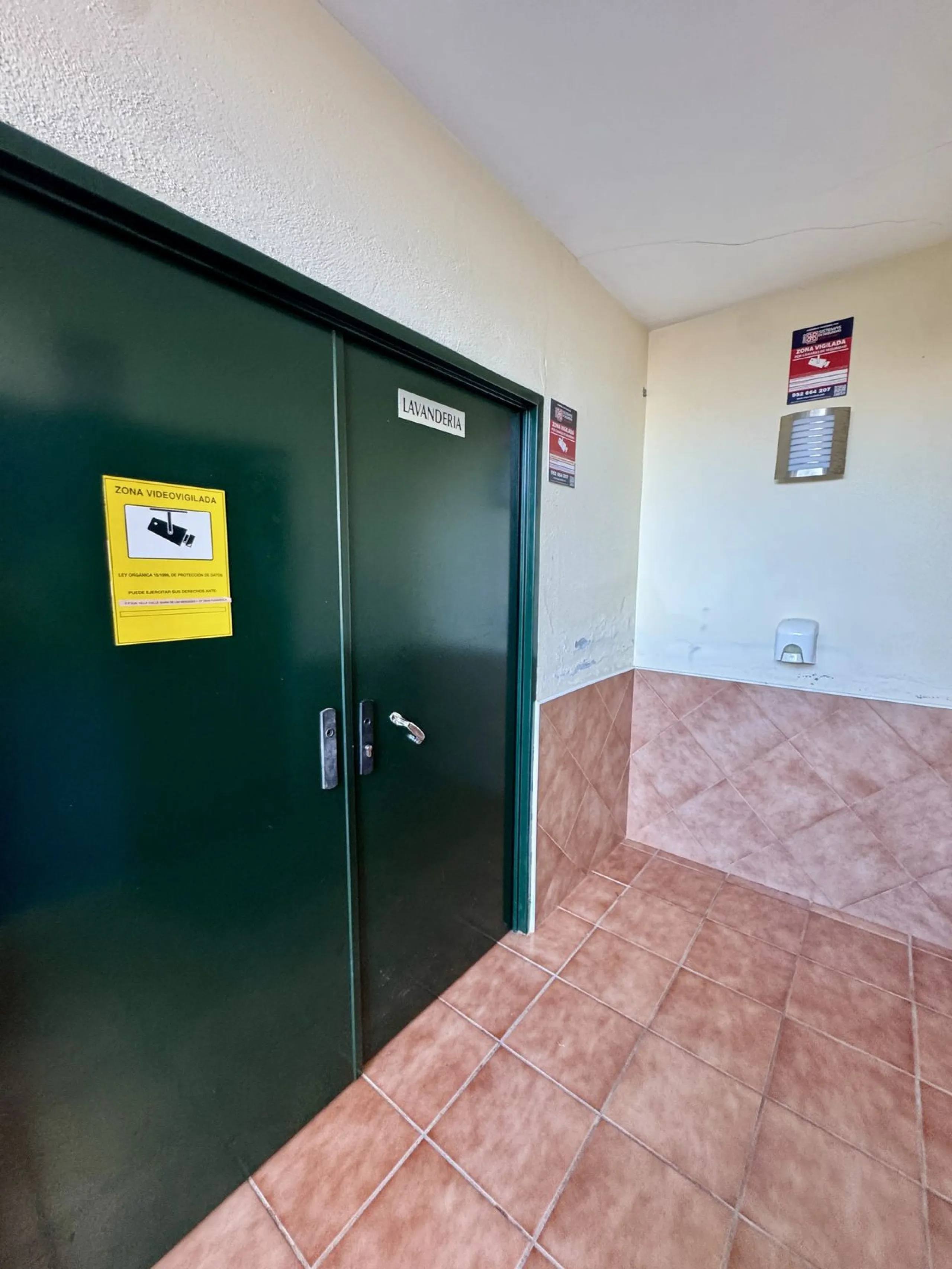 Apartment - Middle Floor Apartment в продаже в Fuengirola, Málaga. В доме 2 спален и 2 ванных комнат. Площадь дома 75 м²
