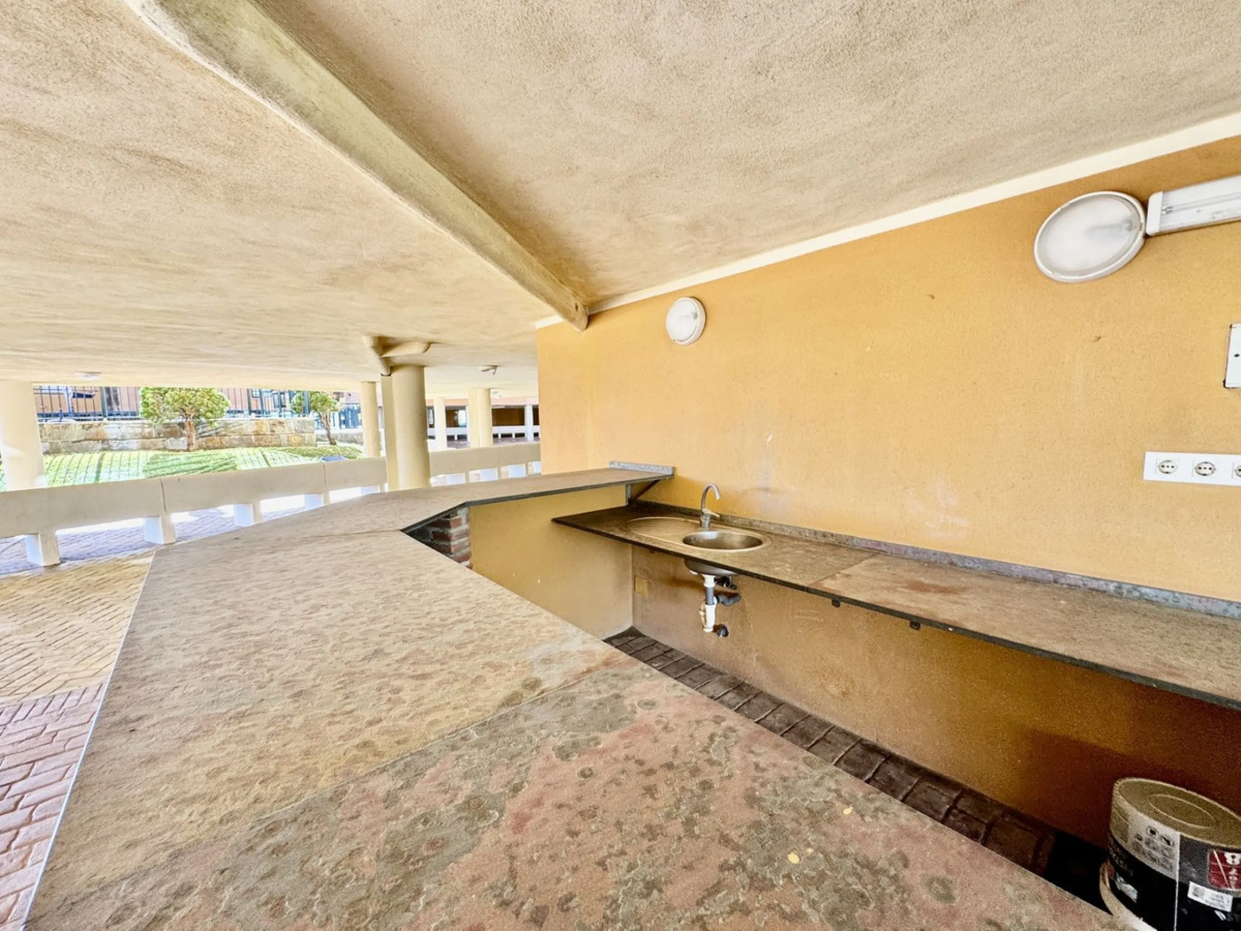 Apartment - Middle Floor Apartment в продаже в Fuengirola, Málaga. В доме 2 спален и 2 ванных комнат. Площадь дома 75 м²